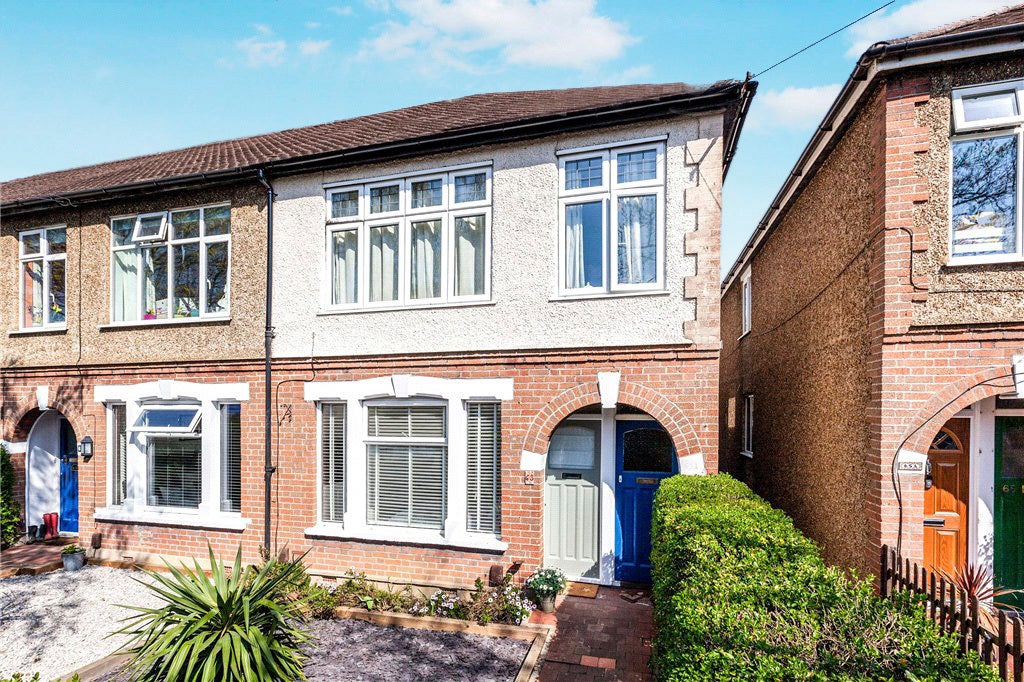 Flat Avondale Avenue in Borough of Spelthorne