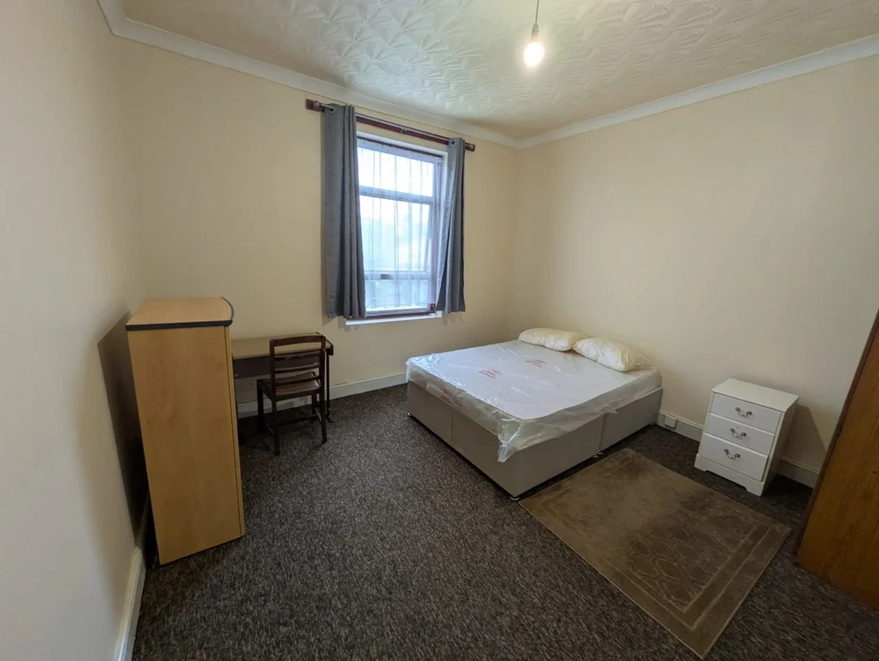 Room Dacre Road in Greater London