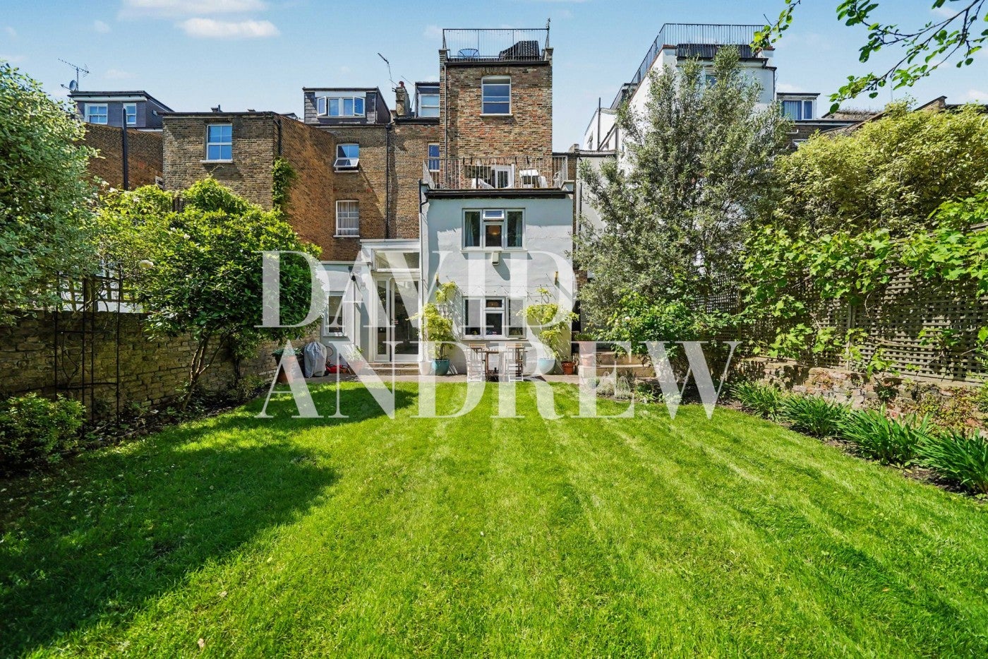 Flat Adolphus Road in Greater London