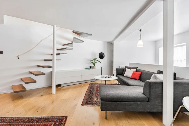 Flat Penzance Place in Greater London