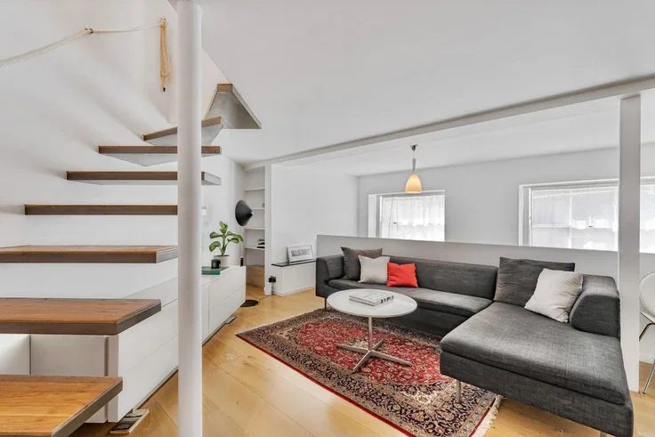 Flat Penzance Place in Greater London