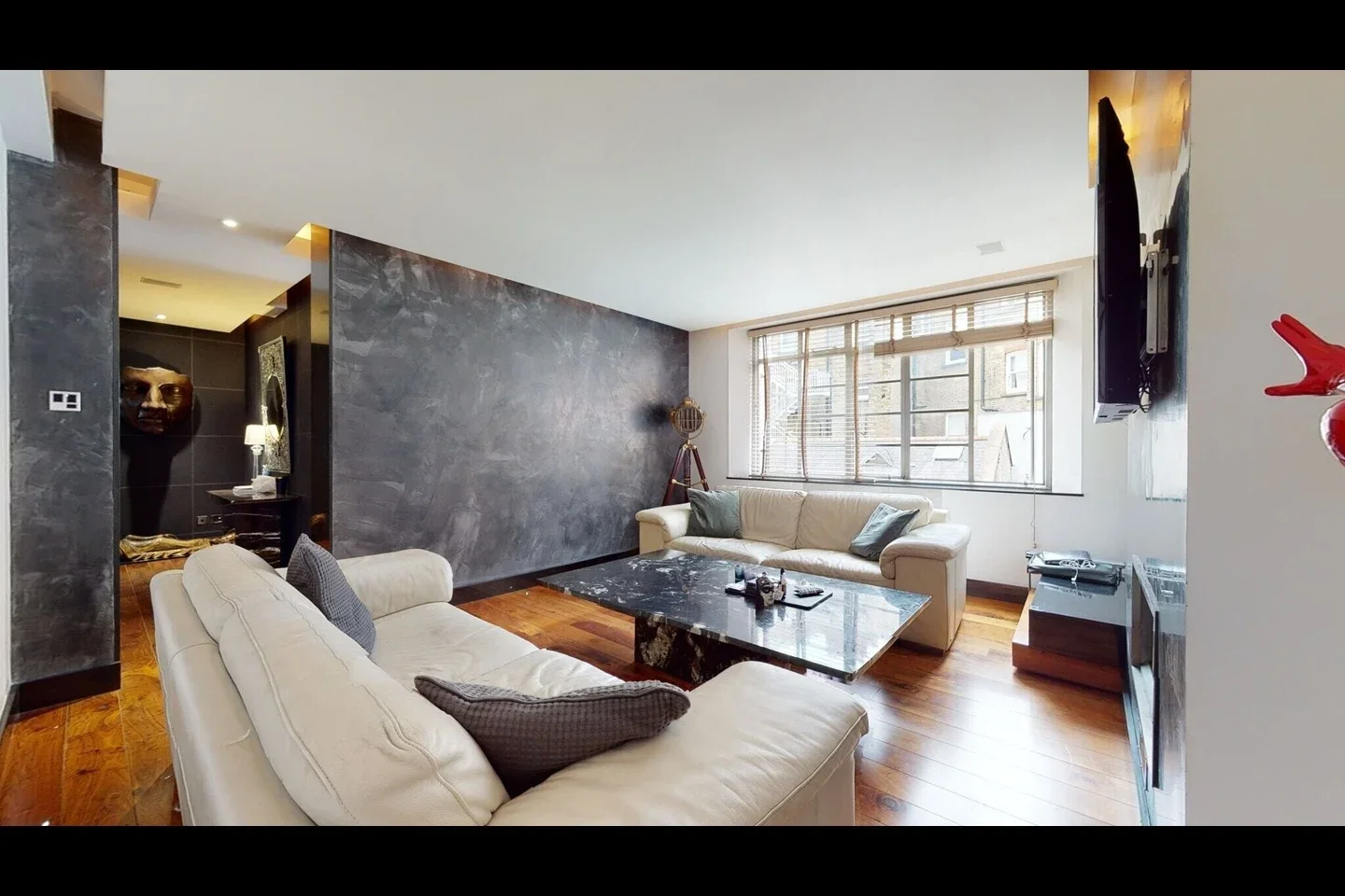 Flat Sloane Street in Greater London
