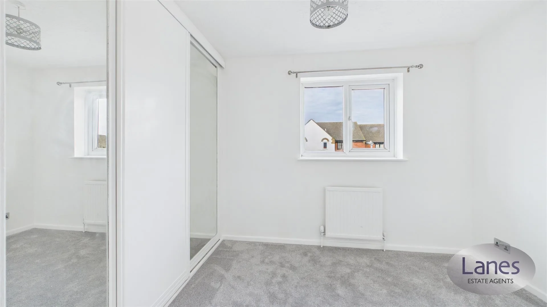 House Hollybush Way in Broxbourne