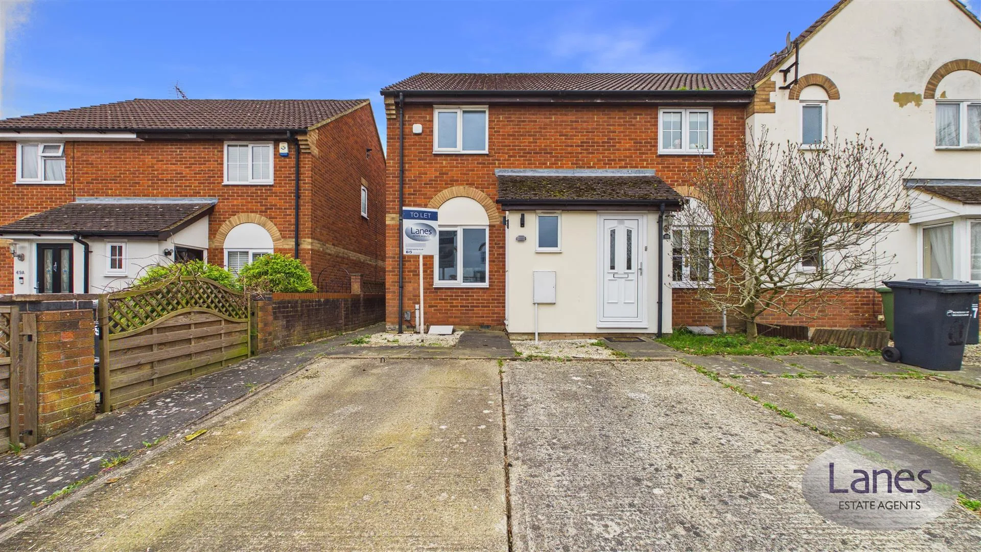 House Hollybush Way in Broxbourne