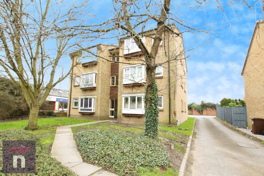 Flat Tom Price Close in Cheltenham