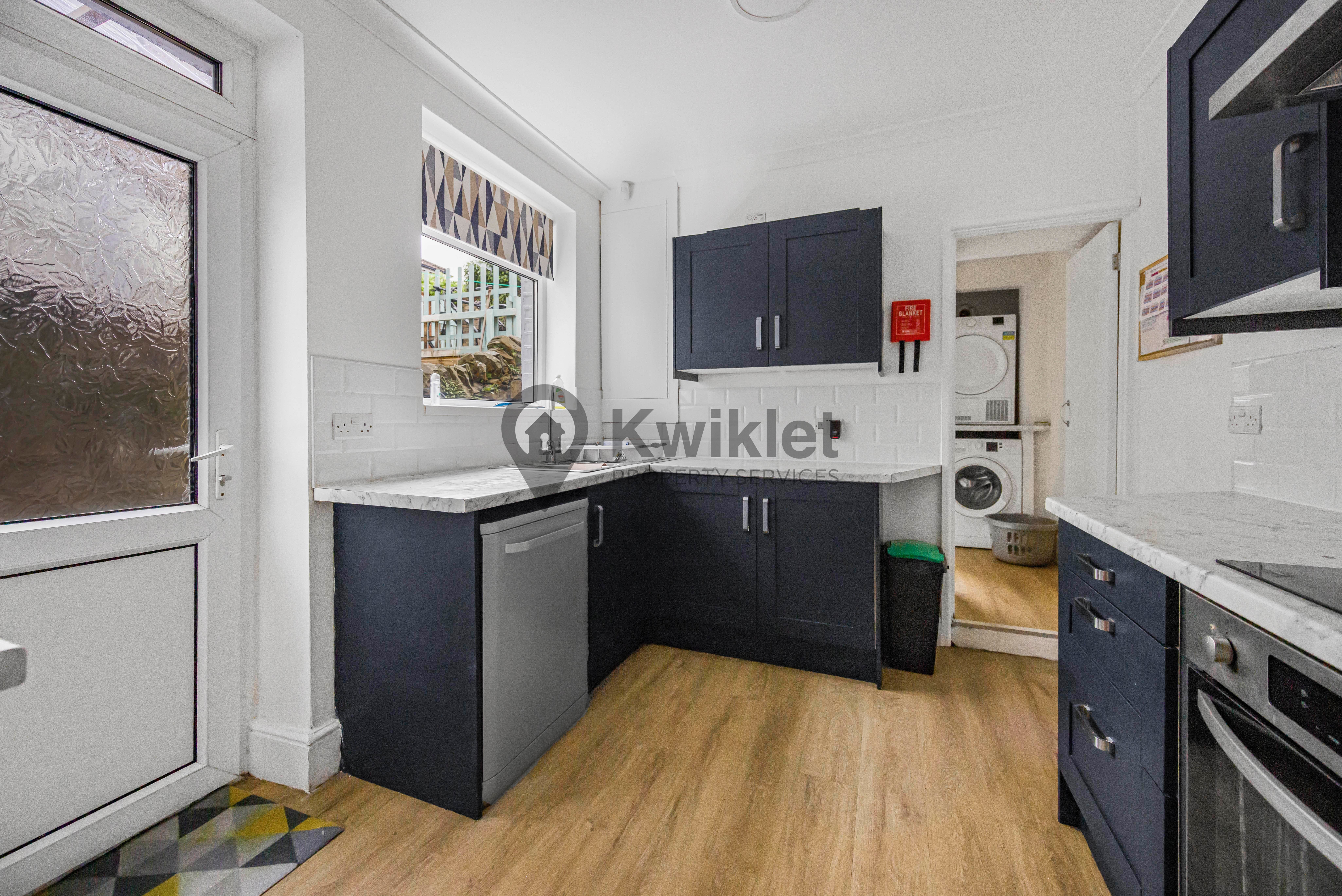 Flat Broadway in Pontypridd