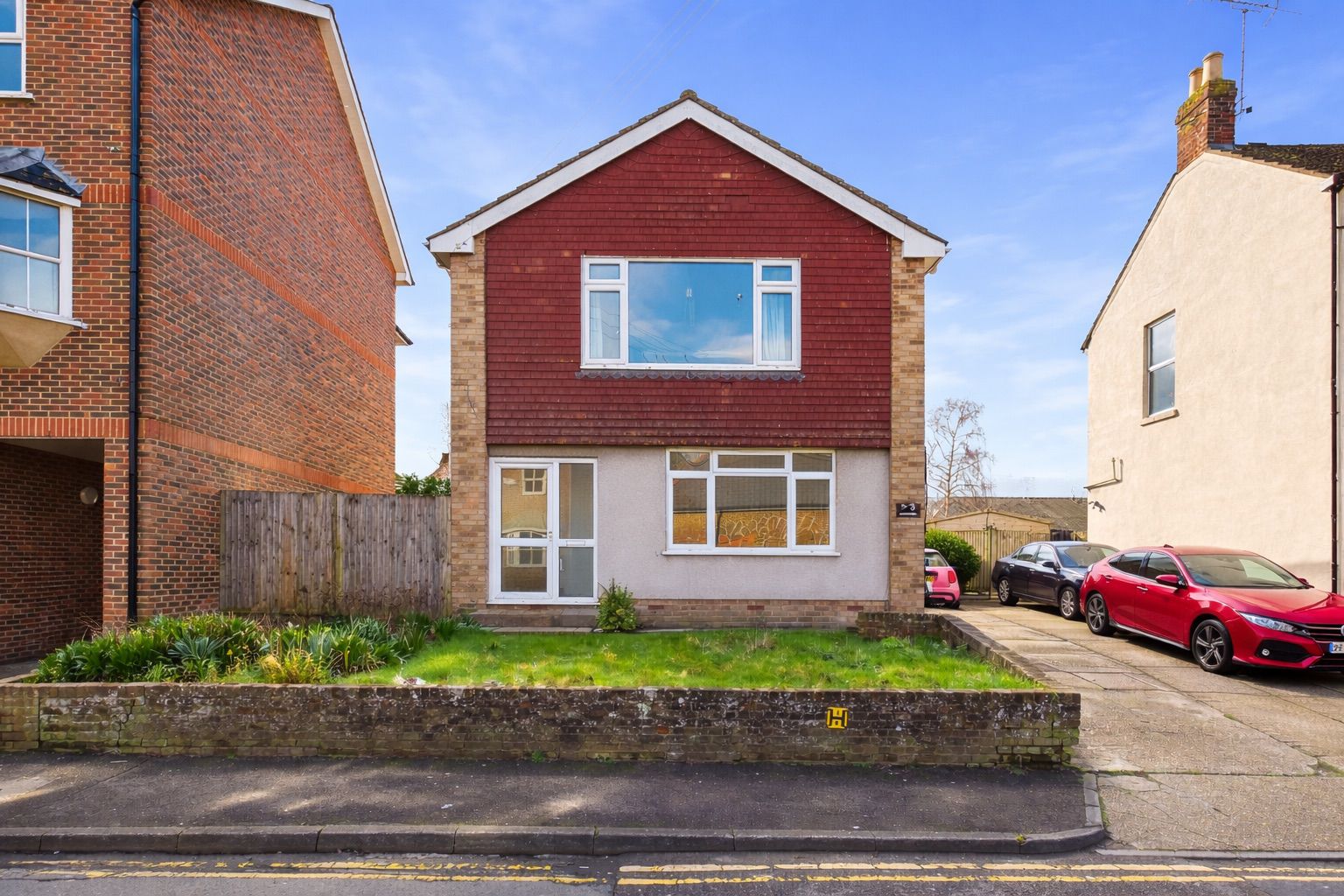 Flat Gordon Road in Canterbury