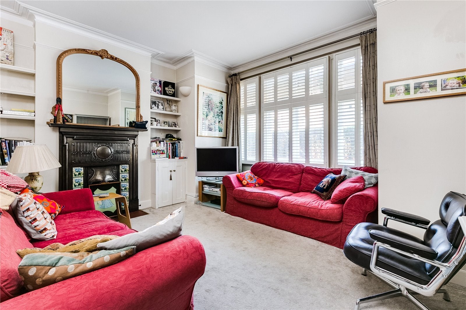 Flat Second Avenue in Greater London
