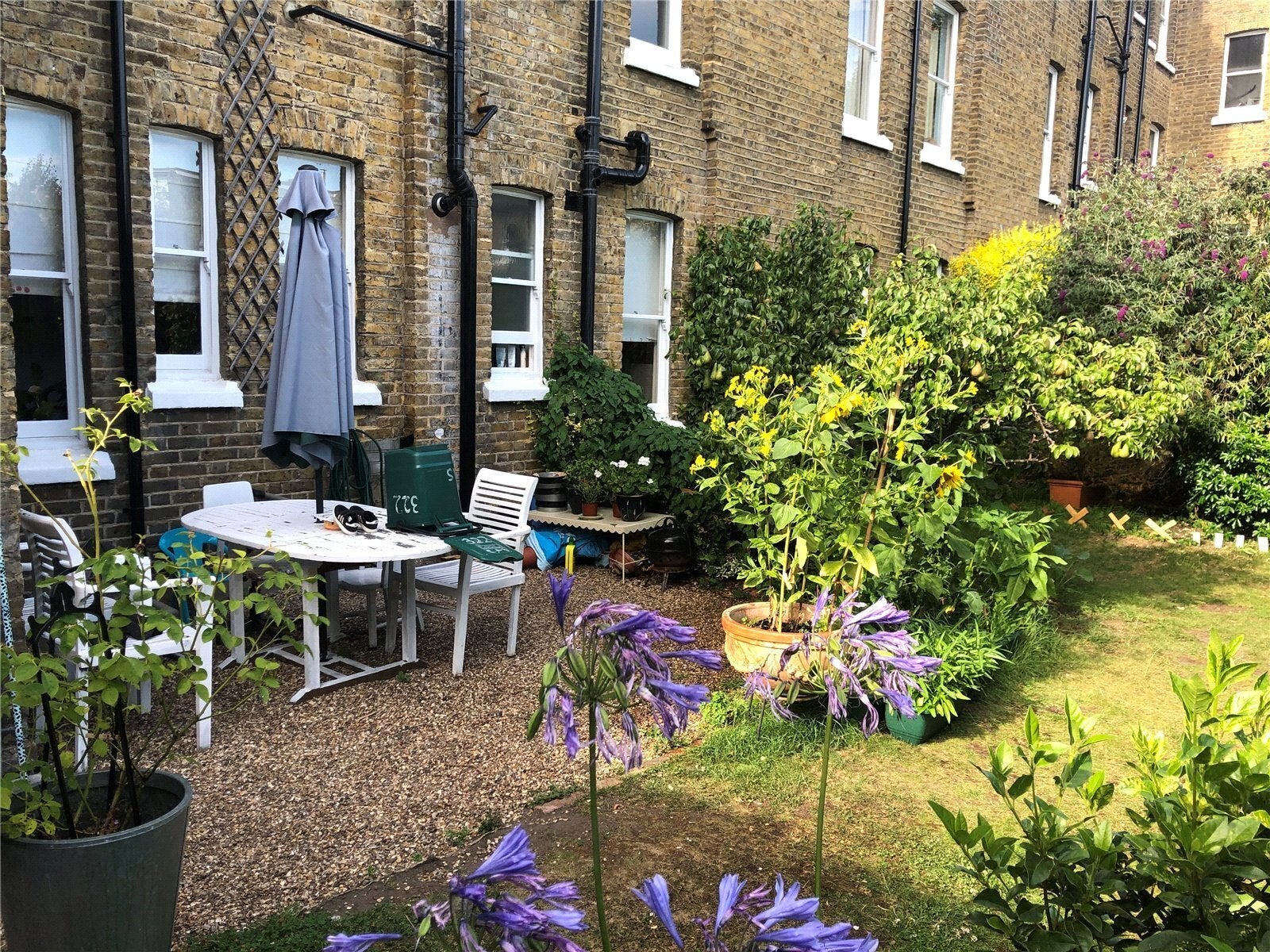 Flat Second Avenue in Greater London