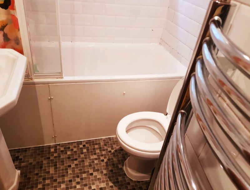 Room Mannock Road in Greater London