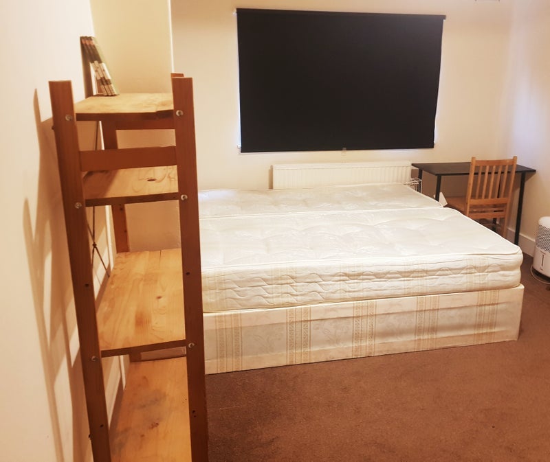 Room Mannock Road in Greater London