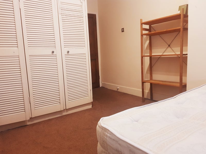 Room Mannock Road in Greater London