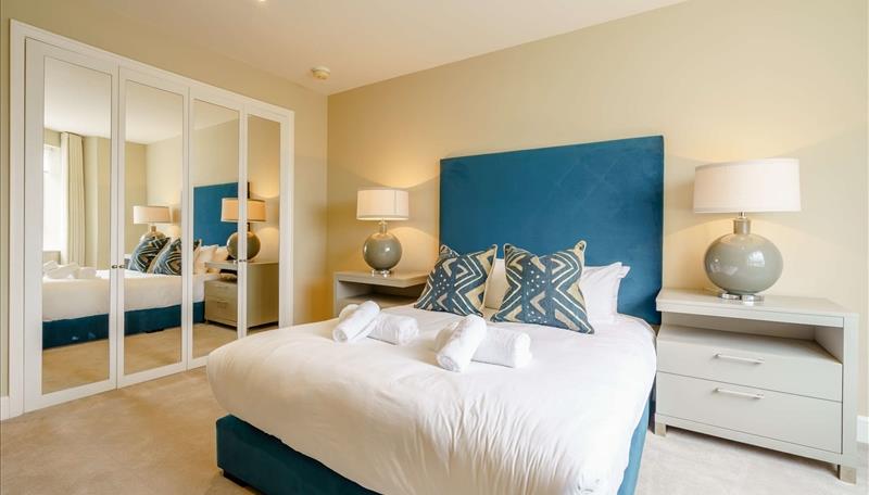 Flat Westferry Circus in Greater London