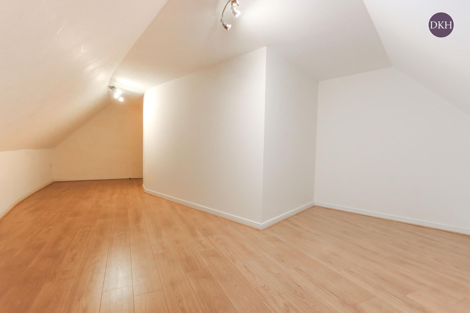 Flat Willow Grange in Watford