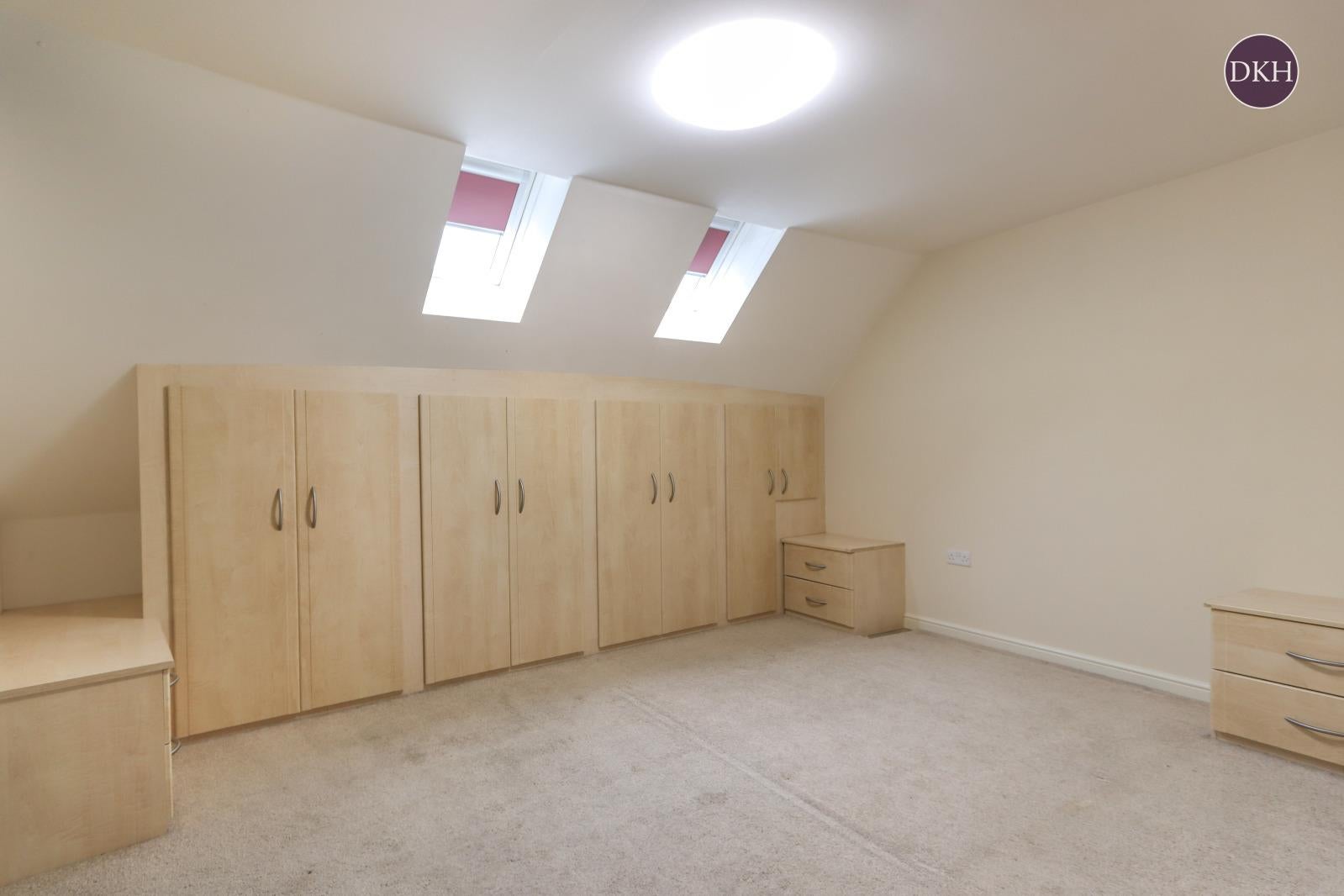 Flat Willow Grange in Watford
