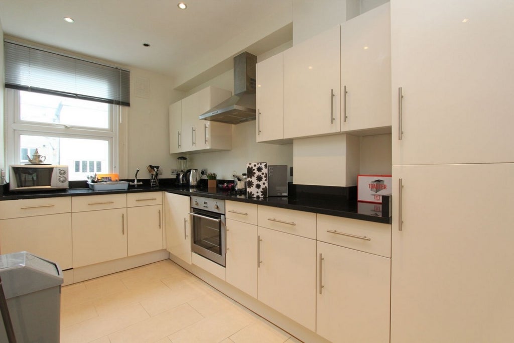 Room Globe Road in Greater London