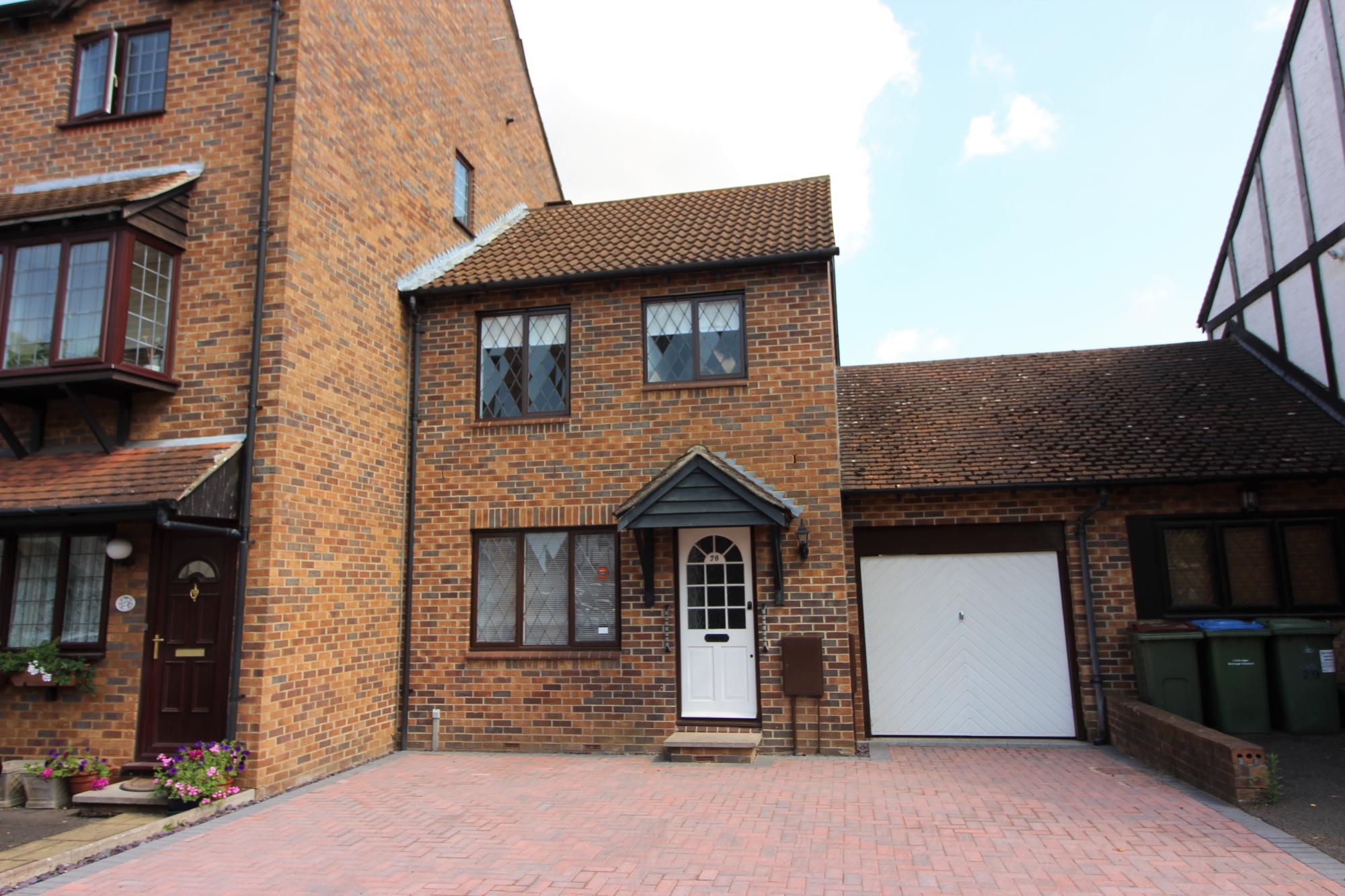 House Kings Chase in Walton on Thames