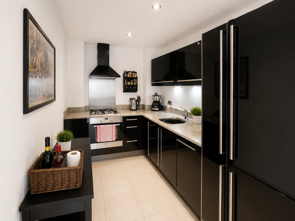 Flat Pocock Street in Greater London