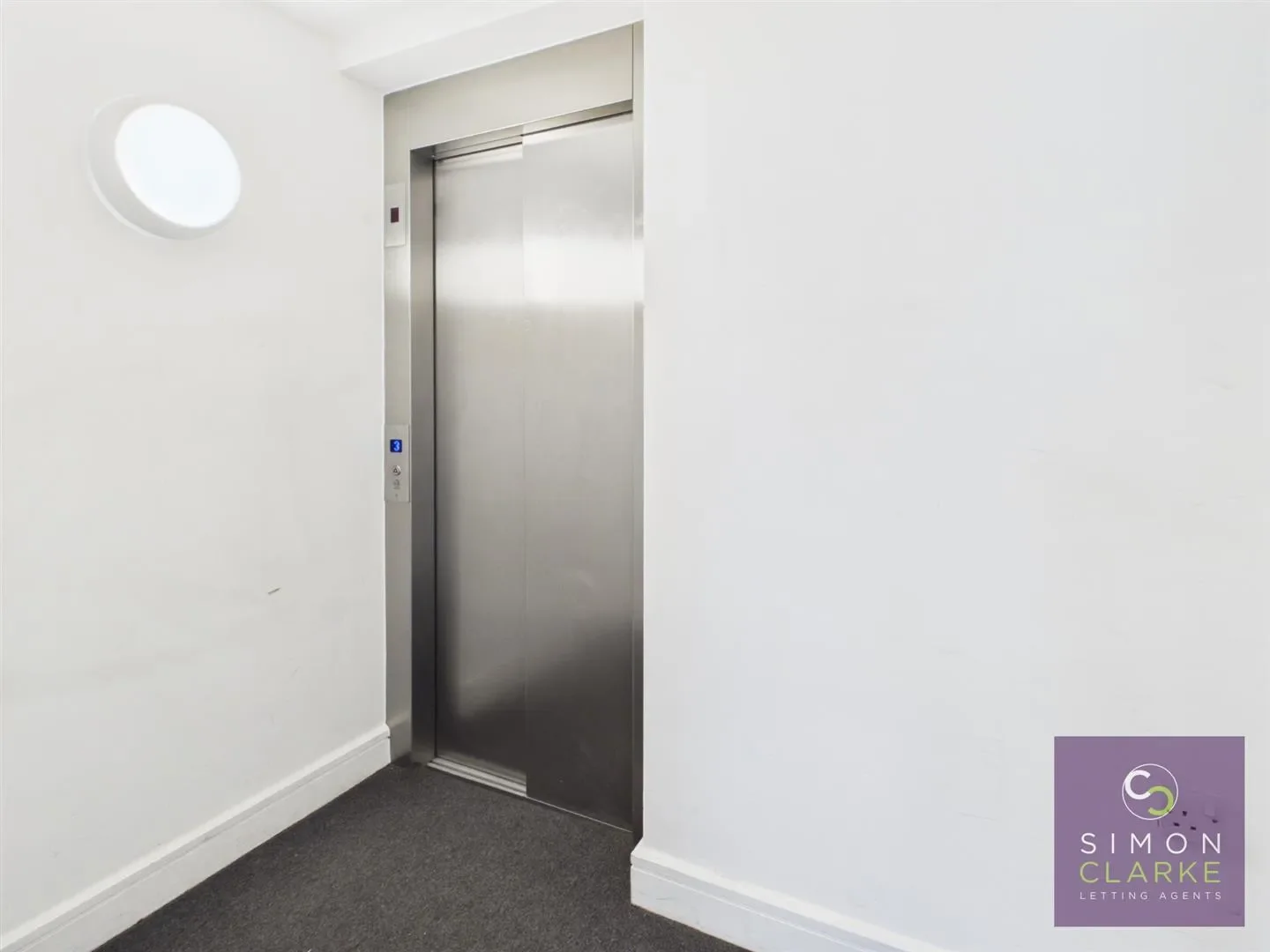 Flat Victors Way in Greater London