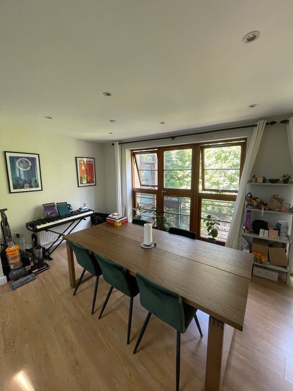 Room Theberton Street in Greater London