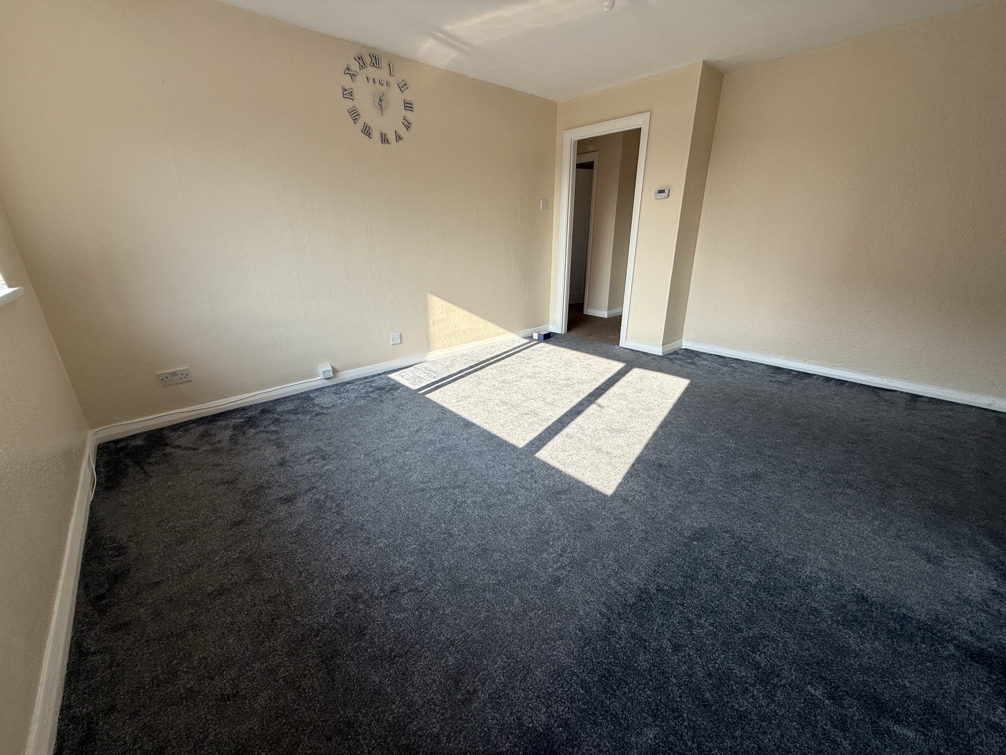 Flat Blackthorn Court in London