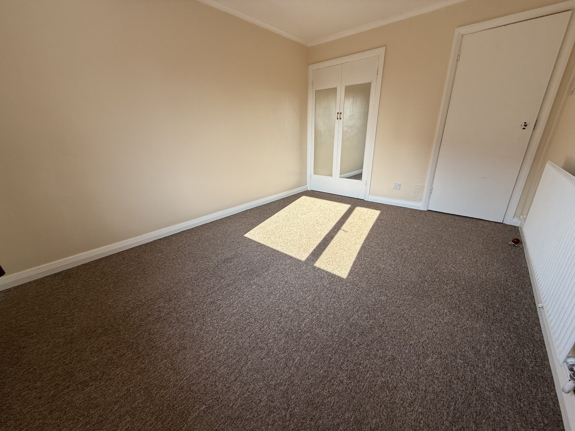 Flat Blackthorn Court in London