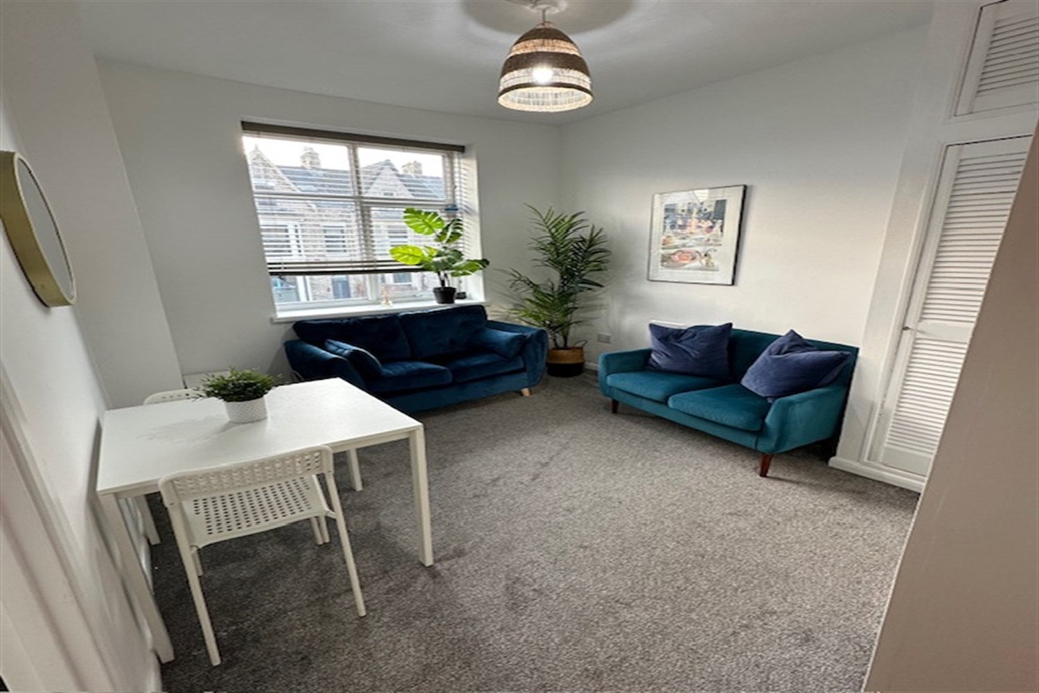 Flat King's Road in Blandford Forum