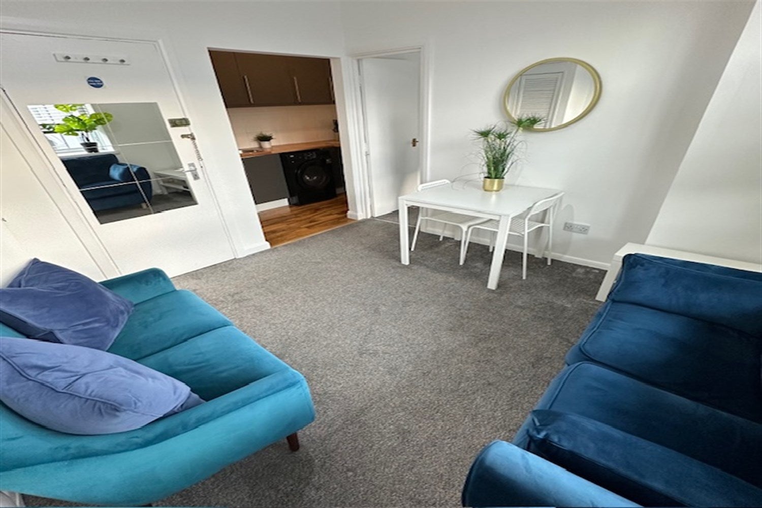 Flat King's Road in Blandford Forum