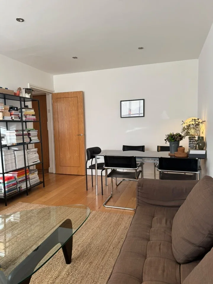 Flat Richmond Road in Greater London