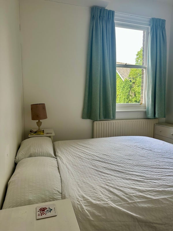 Room Hilly Fields Crescent in Greater London