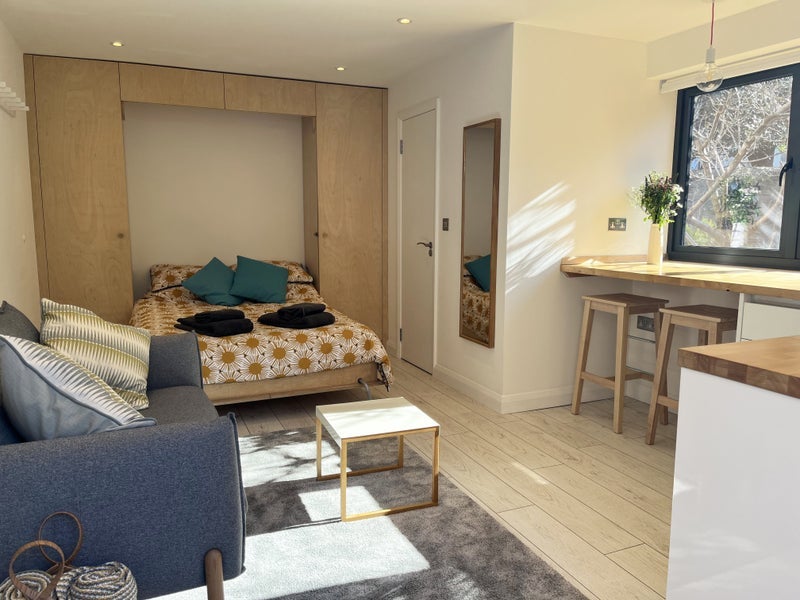 Room Aberdeen Road in Bristol