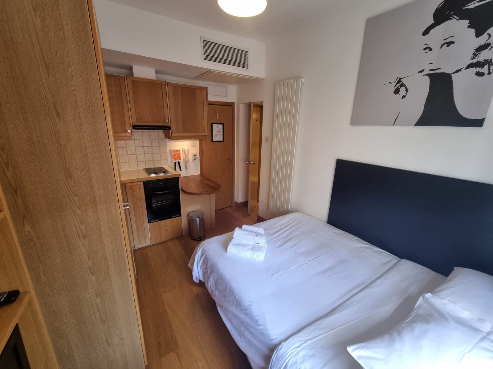 Flat Cartwright Gardens in Greater London