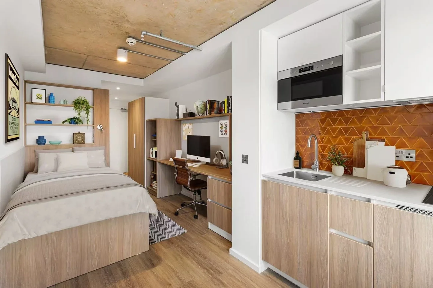 Room Fulton Road in Greater London