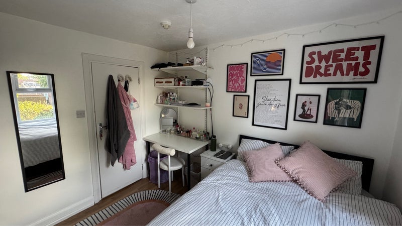 Room Powerscroft Road in Greater London