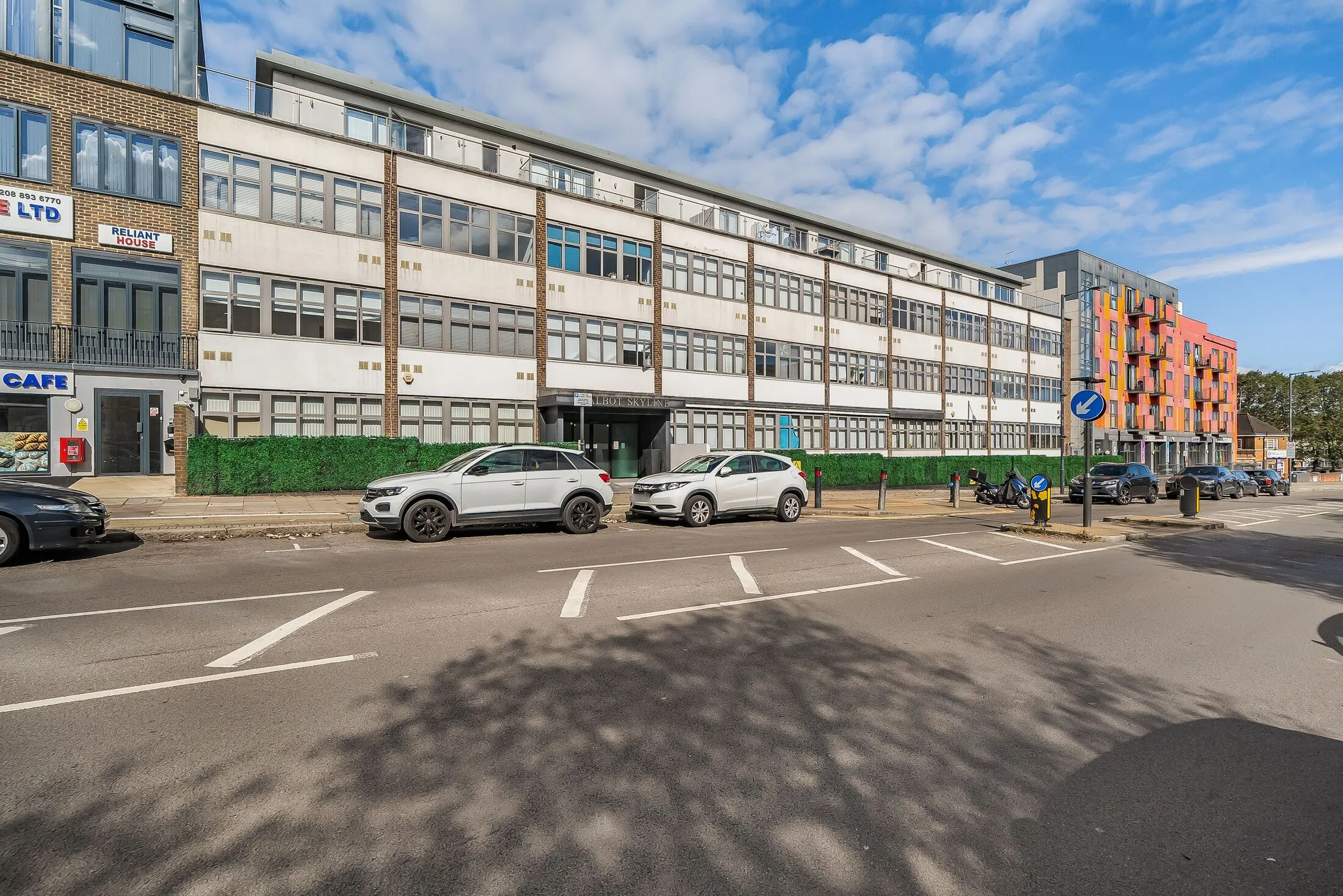 Flat Imperial Drive in Greater London