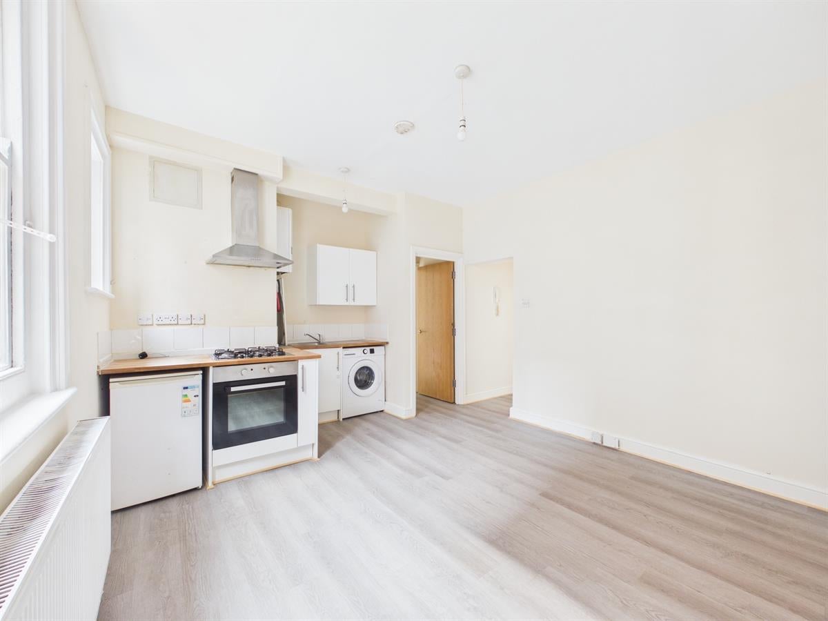 Flat Hampshire Terrace in Portsmouth