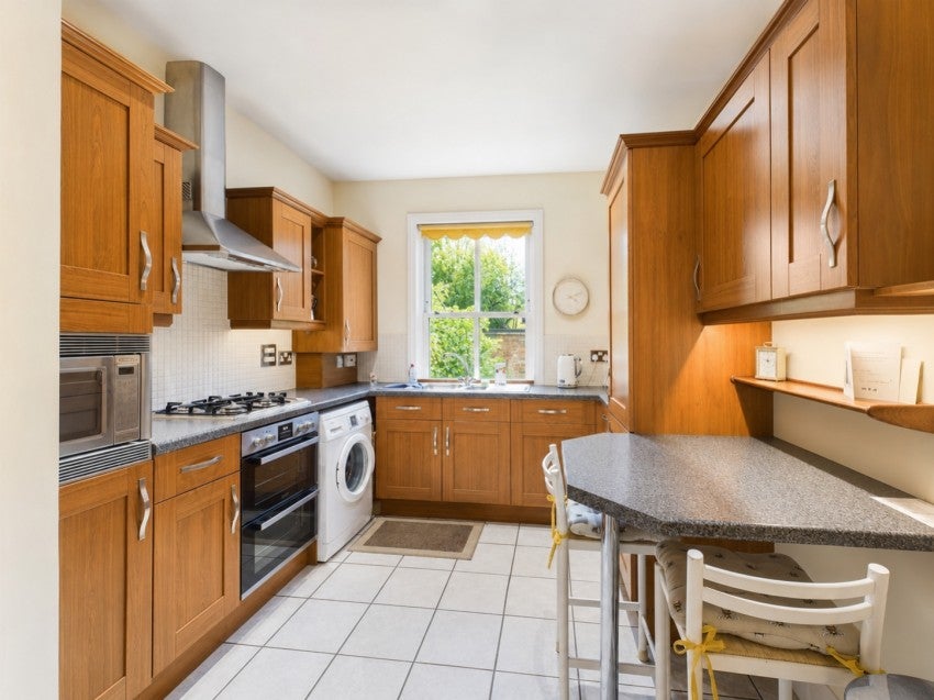 House Harefield Grove in Cheltenham