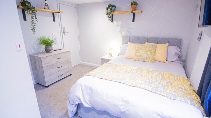 Room Kingsley Road in Maidstone
