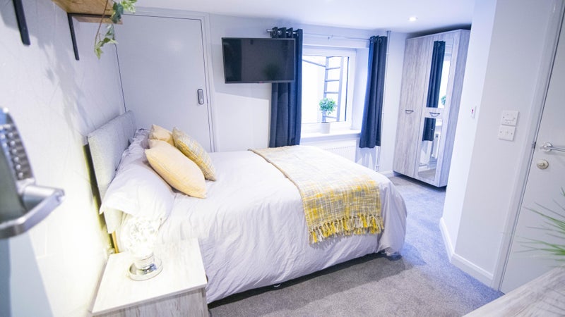 Room Kingsley Road in Maidstone