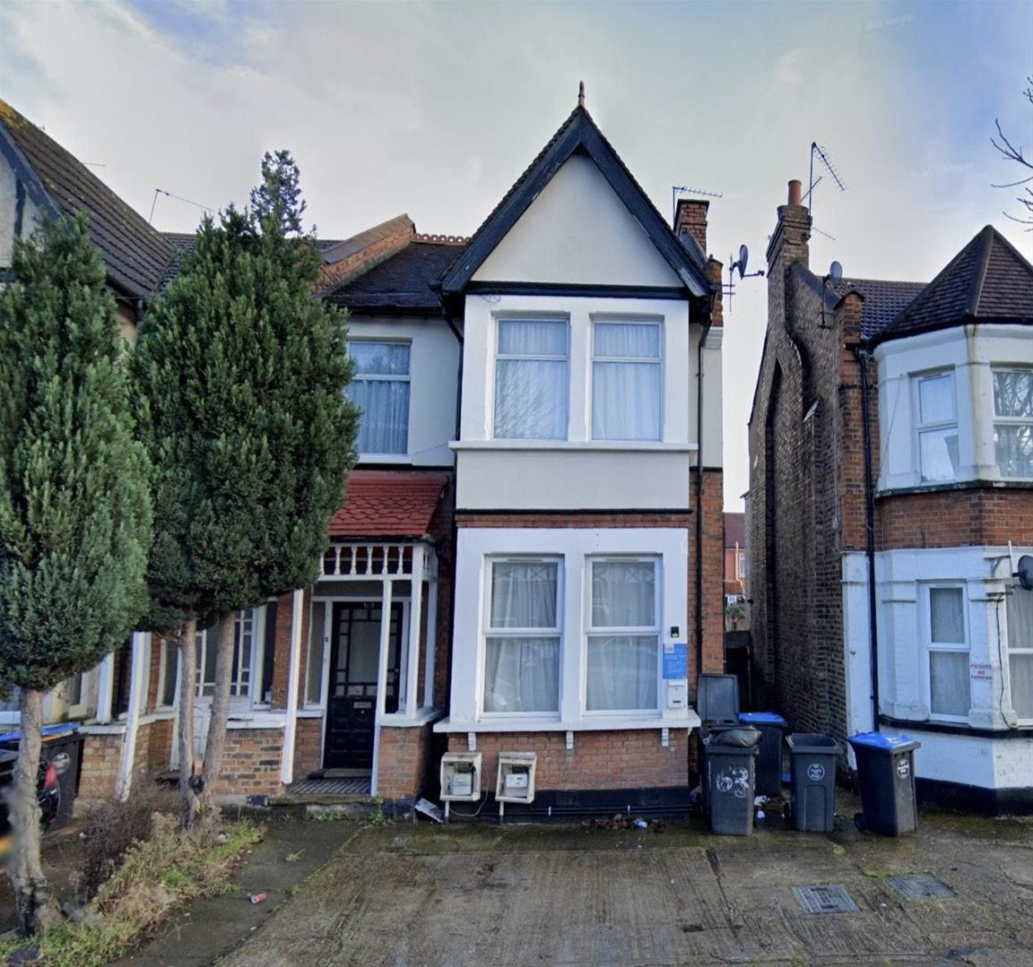 Flat London Road in Greater London