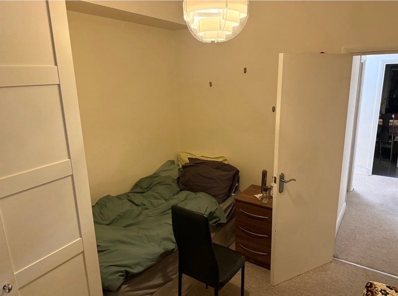 Room Harrow Road in City of Westminster