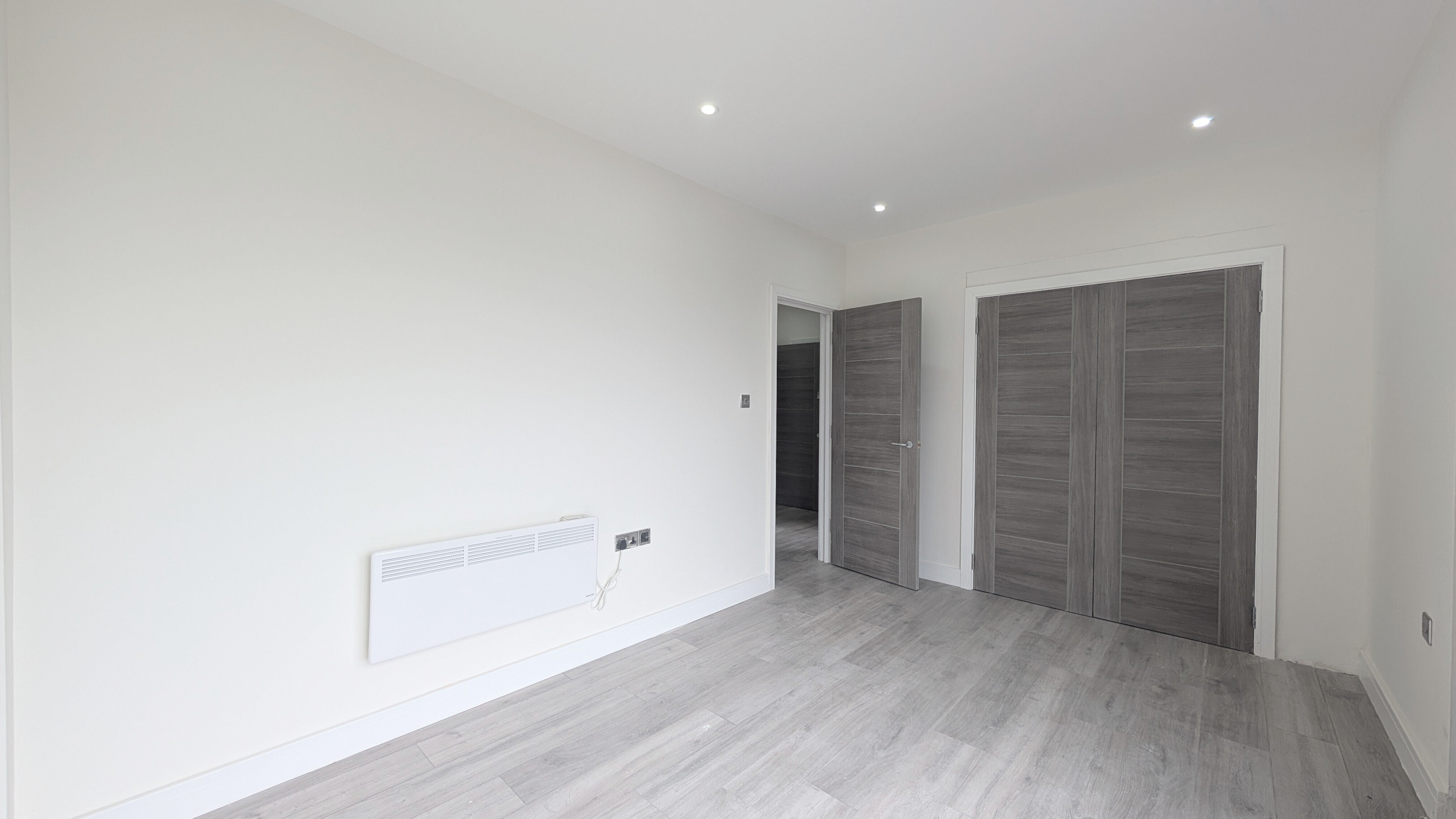 Flat Northolt Road in Greater London