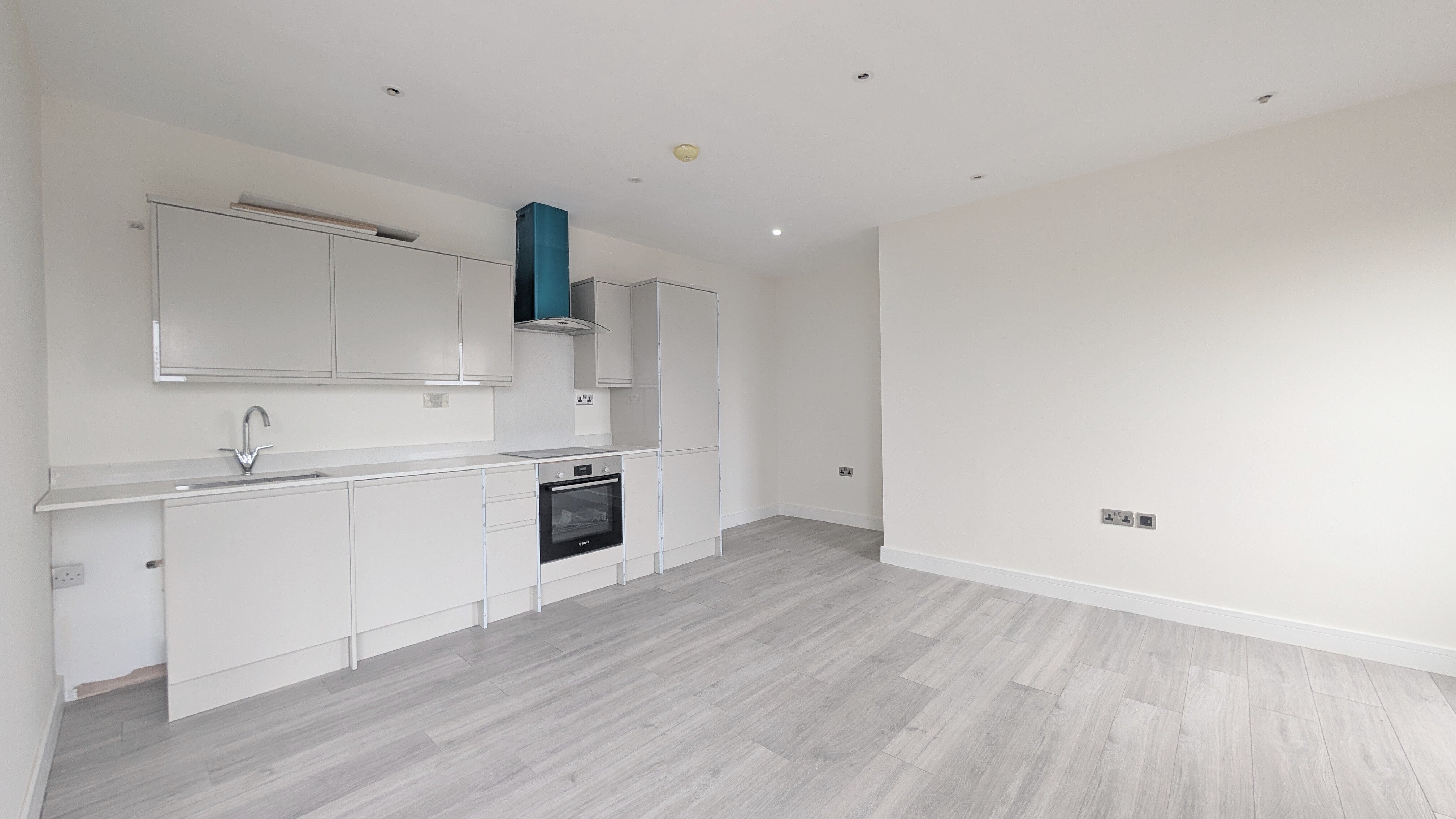 Flat Northolt Road in Greater London