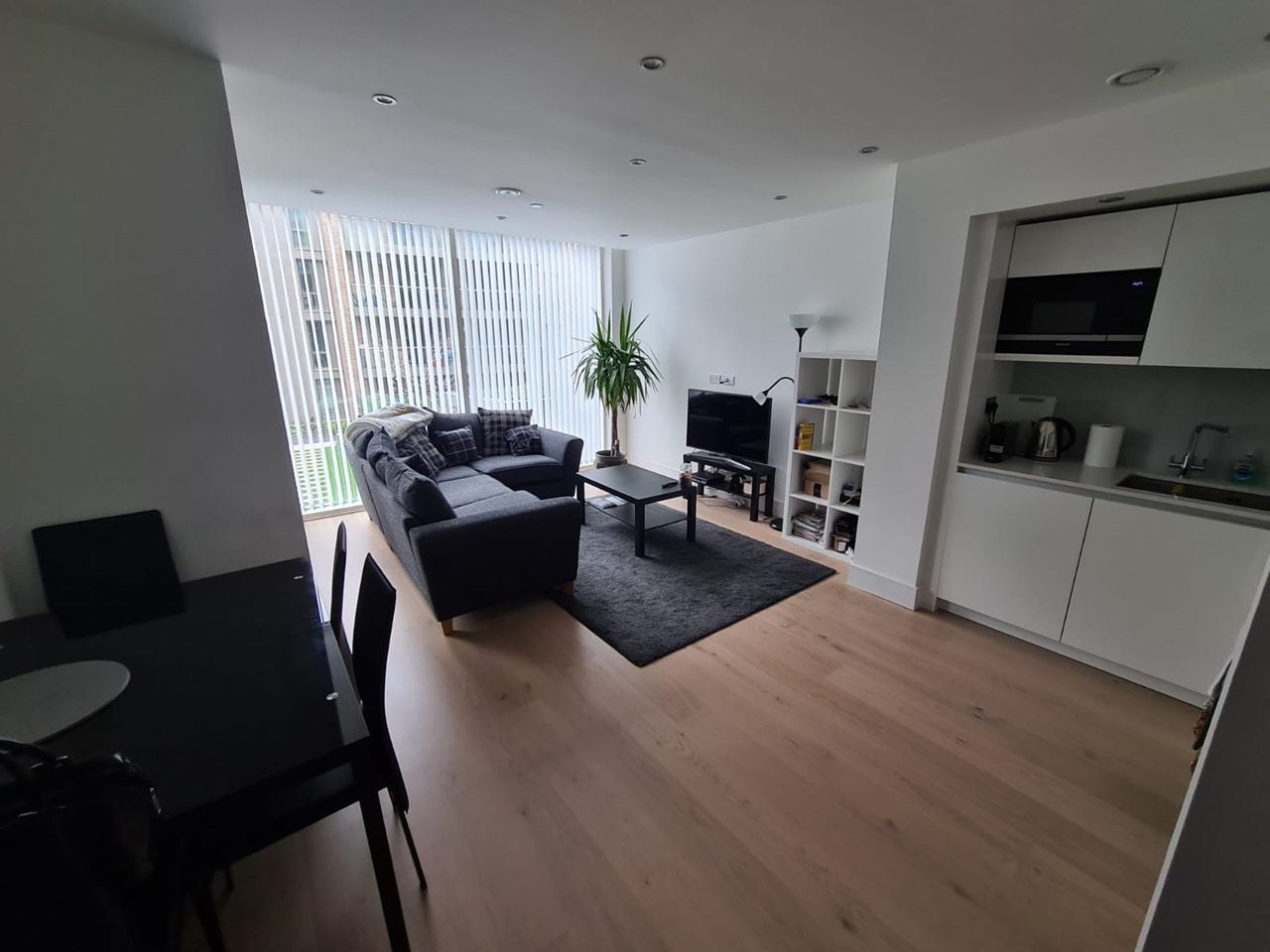 Flat Garnet Place in Greater London