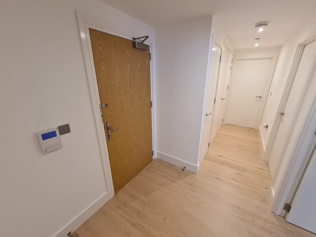 Flat Garnet Place in Greater London