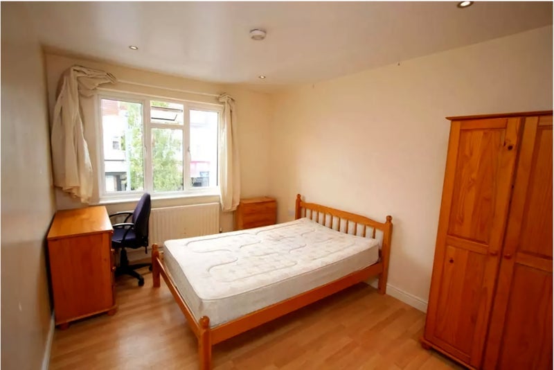 Room Chiltern Drive in Greater London