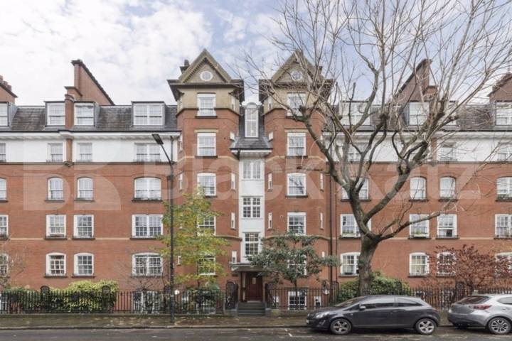Room White Lion Street in Greater London