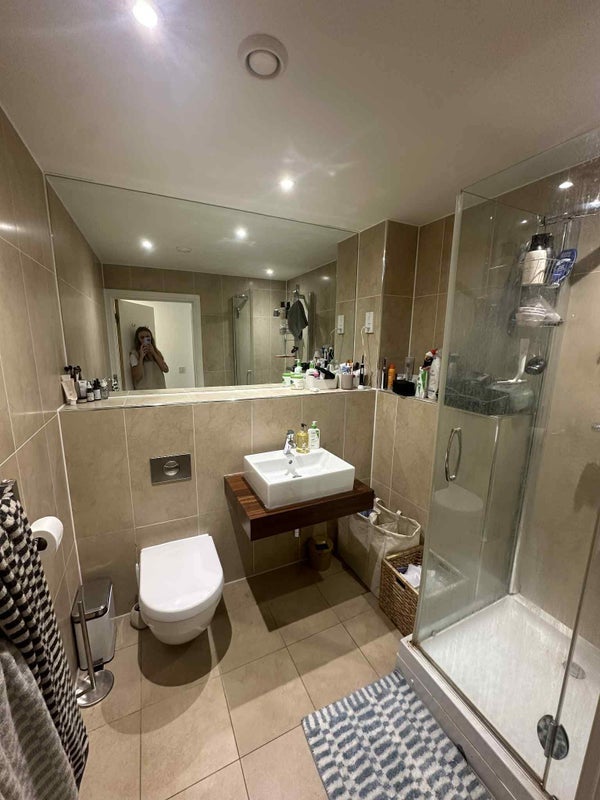 Room Conewood Street in Greater London