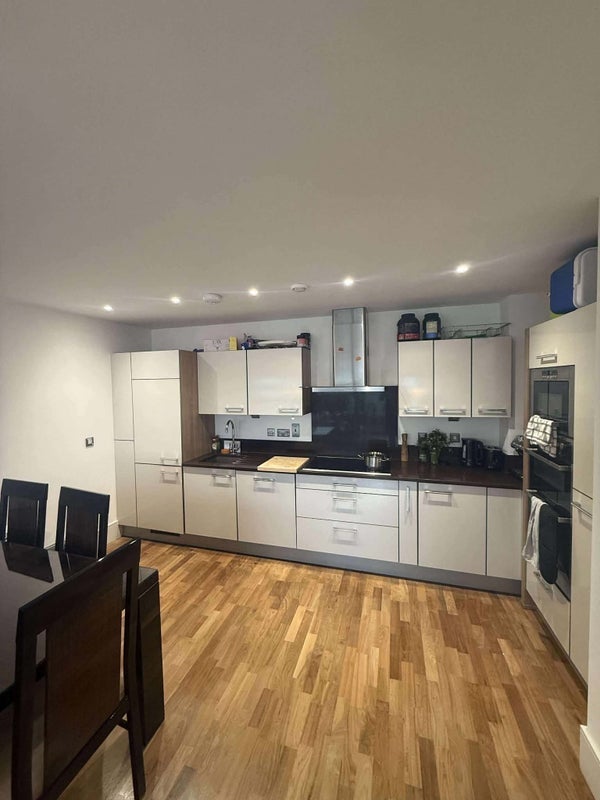 Room Conewood Street in Greater London