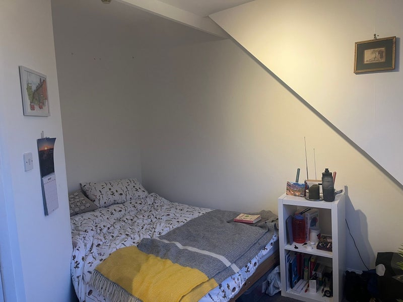 Room Ratcliffe Road in Sheffield